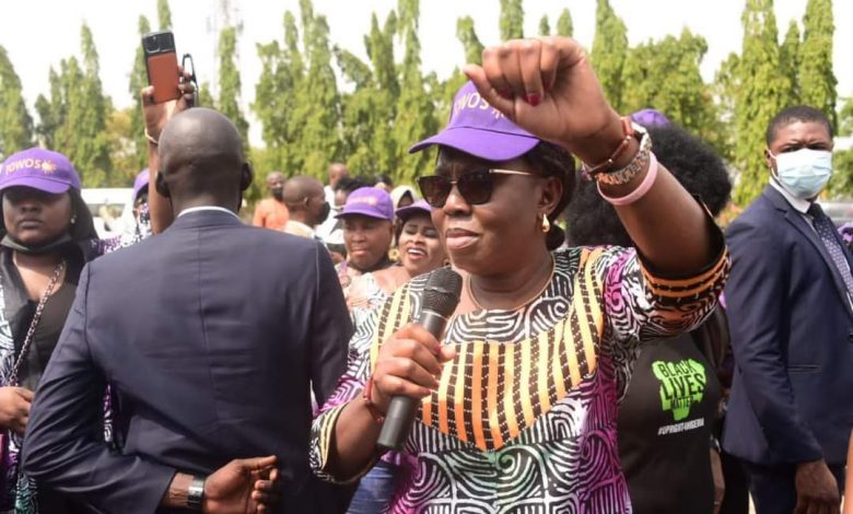 PHOTO News: Ondo First Lady, Akeredolu, leads protest at National Assembly against rejection of 'gender-friendly' bills 17 Arabirin Akeredolu