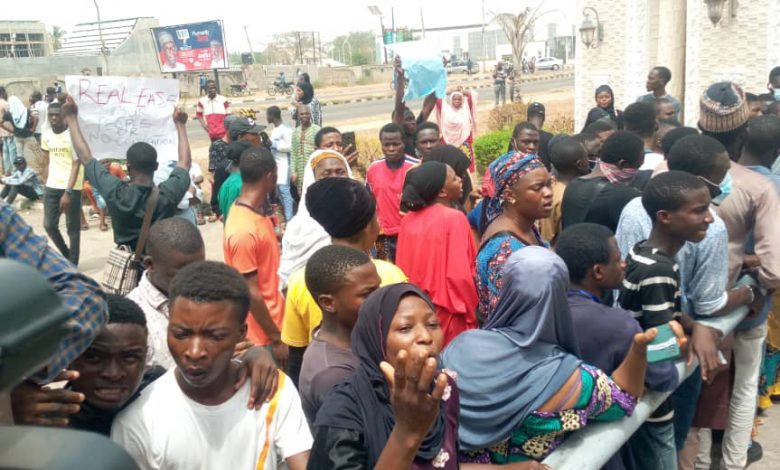 Students protest over kidnap of four colleagues in Ilorin 1 Protest
