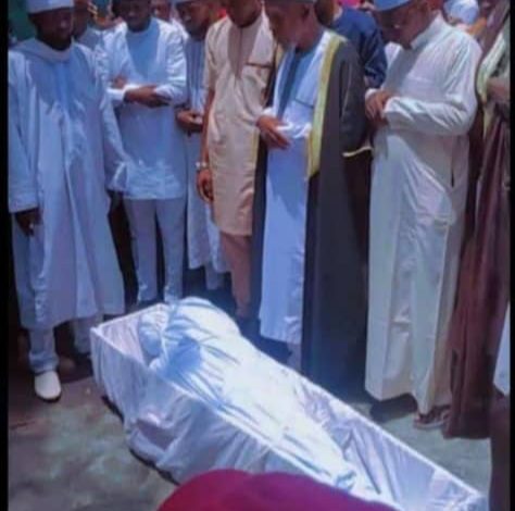 BREAKING: Oyo Chief Imam performs funeral prayers on Alaafin's remains 1 6CC7C9C8 409B 4660 A2F9 D174E75E5DD4
