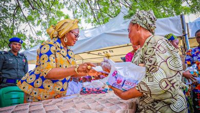 Osun deputy governor’s wife distributes Easter gifts to widows, elderly women 8 DG