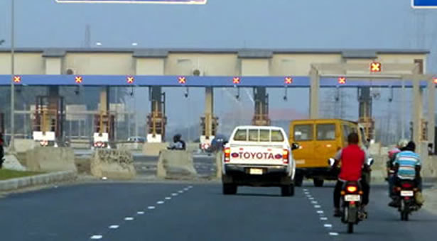 BREAKING: LCC postpones collection of tolls at Lekki-Ikoyi link bridge 1 Ikoyi link bridge tollgate