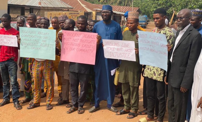 Muslim group protests alleged attempt to hijack Eid prayer ground in Osun 1 Muslim protest