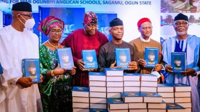 PHOTO NEWS: Osinbajo attends Yemi Ogunbiyi's book launch 10 Osinbajo Ogunbiyi book2