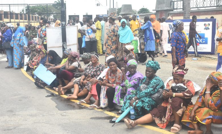 Apongbon traders protest eviction by Lagos State govt 1 IMG 20220512 130514