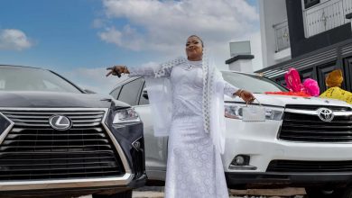 Nollywood actress, Laide Bakare flaunts new luxury cars 4 laidebakarepCdGjbfQqak98