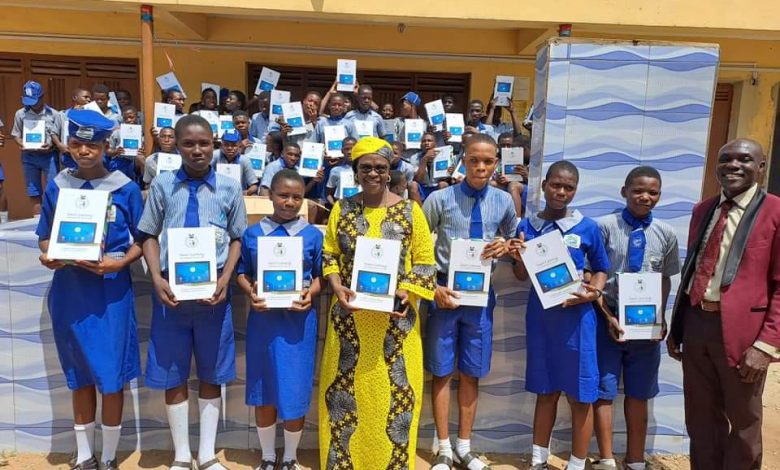 Lagos secondary school students receive e-learning tablets 5 IMG 20220616 WA0005