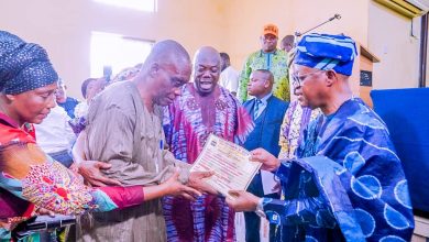 Oyetola presents N1.156bn bond certificates to Osun retirees 1 Osun 1