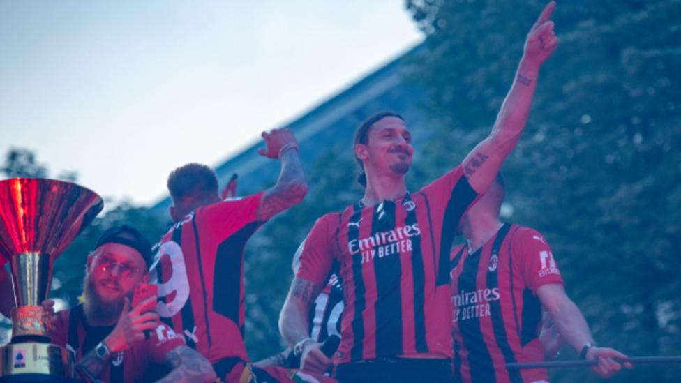 Ibrahimovic signs one-year Milan contract extension 1 Ibra