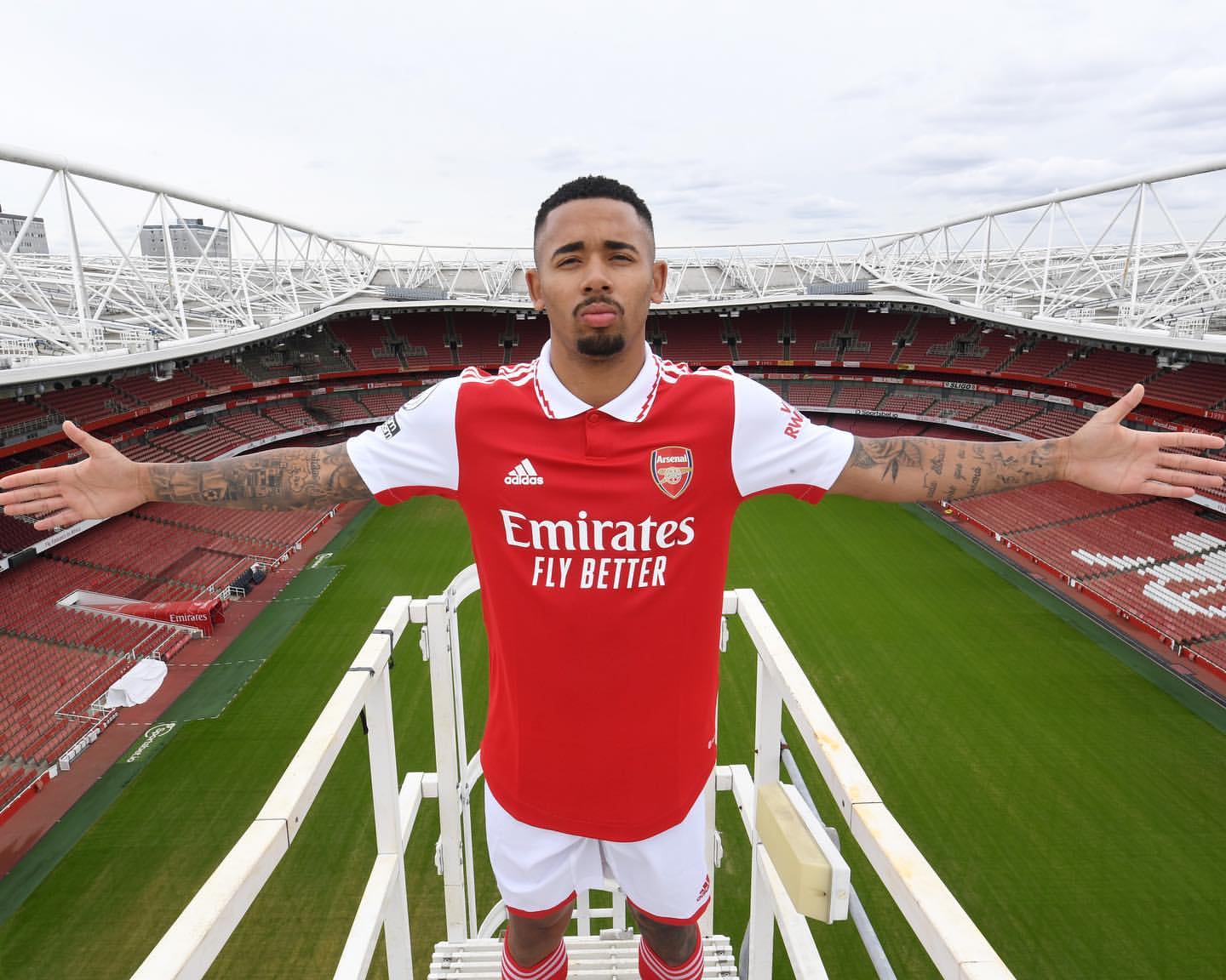 Arsenal sign Gabriel Jesus from Manchester City 1
