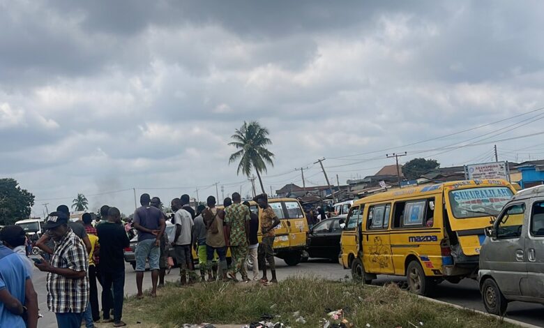 BREAKING: Hoodlums clash, block Lagos-Badagry Expressway 5 IMG 20220825 131045