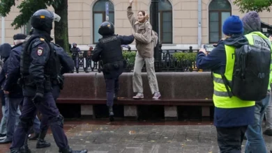 Russians defy Putin’s mobilisation push, hundreds arrested 11 2022 09 24T152036Z 1657607491 RC2PNW9MLQOH RTRMADP 3 UKRAINE CRISIS MOBILISATION PROTESTS