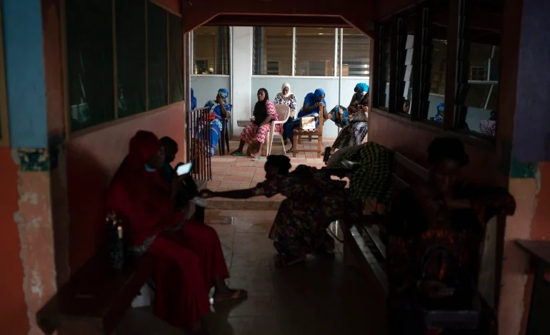 The Gambia probes child deaths linked to paracetamol syrup 1 AP21285592424858