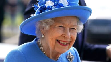queen elizabeth ii visits scotland 82422 3db9ba28b4dc4bdf911eb42bae3a447b
