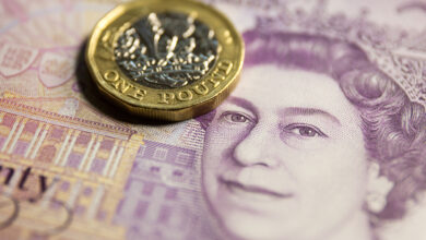 How Queen Elizabeth’s net worth, homes will be bequeathed to royal family 3 queen elizabeth one pound note 02