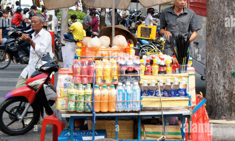 Bottled drinks exposed to sunlight cancerous-LASCOPA GM 1 Hawkers