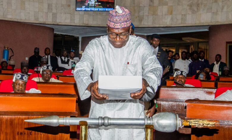 AbdulRazaq presents N189bn 2023 budget 1 AbdulRaZak