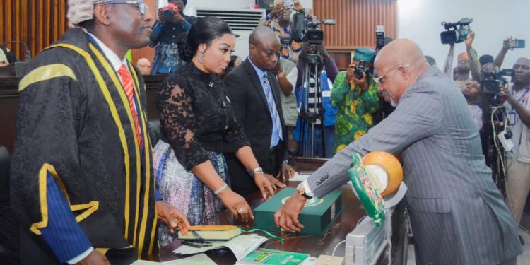 Abiodun presents N472.25bn 2023 budget proposal to Ogun Assembly 1 Abiodun 1