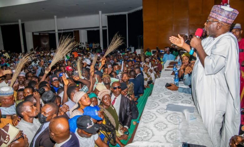 Kwara APC receives thousands of defectors from PDP, SDP, ADC, others 1 Defectors 2