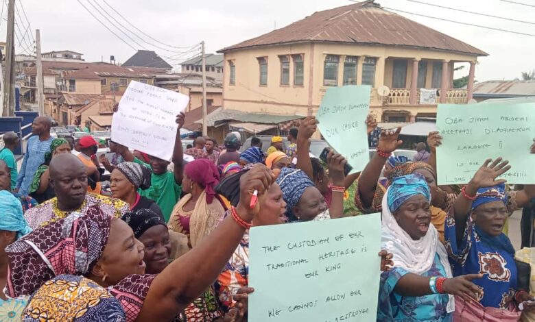 Osogbo indigenes protest alleged plans to depose Ataoja 1 Osogbo