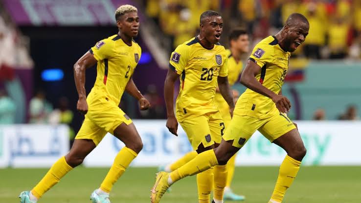 Ecuador beat hosts Qatar 2-0 in World Cup opener 1 images 1