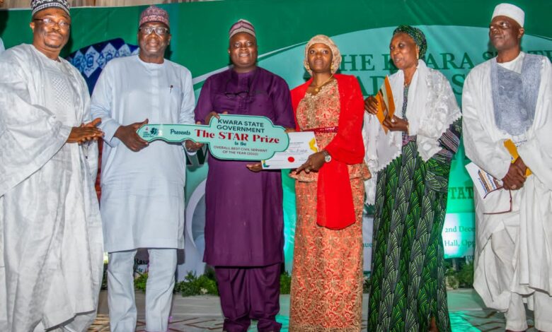 AbdulRazaq rewards best Kwara civil servants with new car, other prizes 1 Kwara