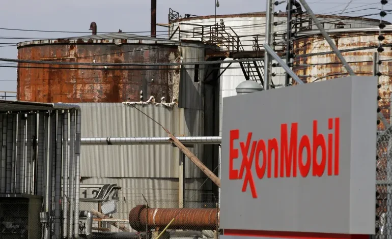 ExxonMobil predicted climate change while downplaying risk-Study 1 2021 01 06T000000Z 271332300 RC2J2L9NAL8L RTRMADP 3 EXXON MOBIL CARBON