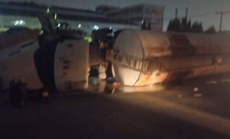 BREAKING: Motorcyclist trapped as tanker falls, spills 33,000 litres of fuel on Apapa-Oshodi Expressway 5 IMG 20230103 WA0250