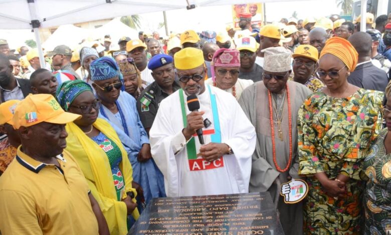 Abiodun’s campaign train hits Ijebu East, commissions Esure road 1 Oluwo
