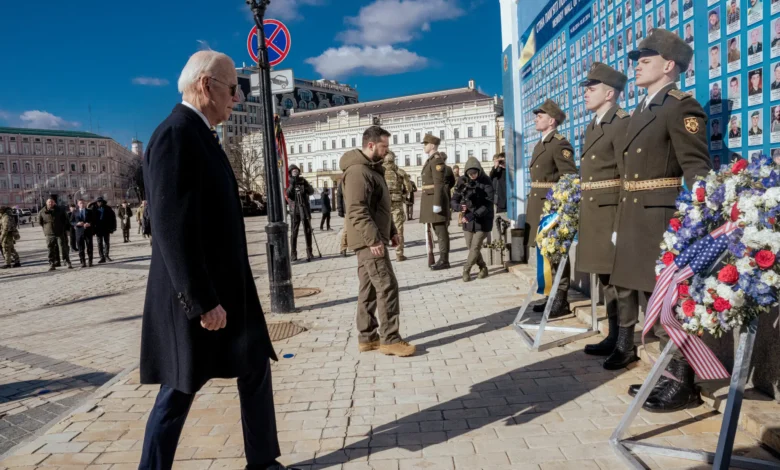 Biden visits Kyiv, Ukraine’s embattled capital, as air-raid siren sounds 1 20dc biden2 vfbp superJumbo