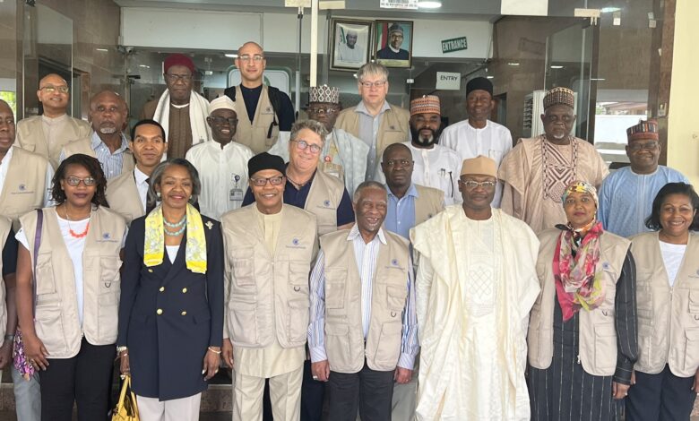 Commonwealth observers visit INEC chairman, hope for peaceful poll 1 Fpa6dG8XwAAGffh