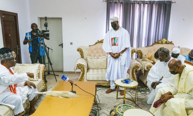 Oba of Lagos declares supports for Sanwo-Olu, urges Gbadebo Rhodes-Vivour not to give up on dream 1 FrWPTuWakAA1Grs