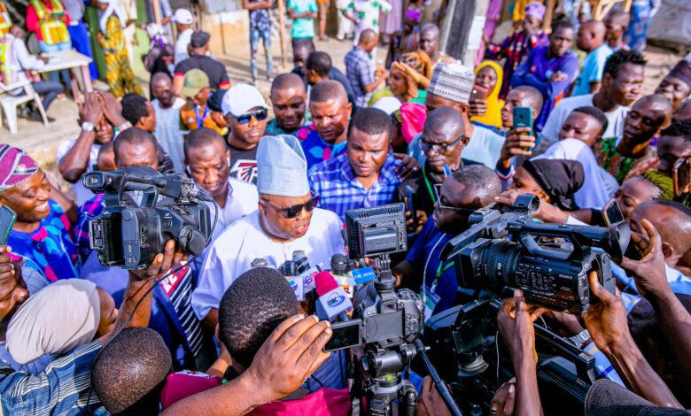 Adeleke urges residents to come out and vote 3 FrfbuKrXoAA46z