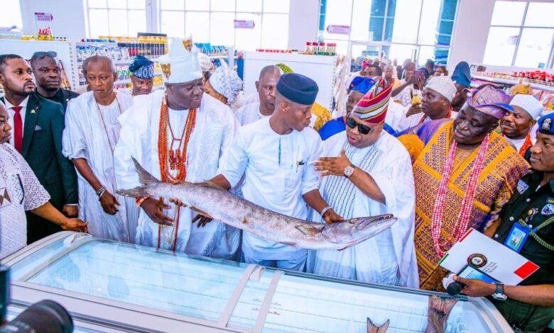 Ooni commissions shopping centre, 2.5km road 1 Ooni