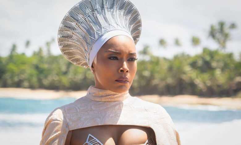 Fans rally around Angela Bassett after she loses Oscar to Jamie Lee Curtis 1 angela bassett black panther te 230123 85c936
