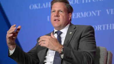 New Hampshire governor ‘embarrassed’ by crowd’s behavior at Trump town hall 10 5977