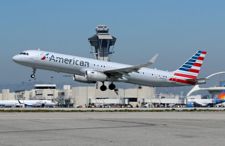American Airlines pilots vote to authorize strike 1 American