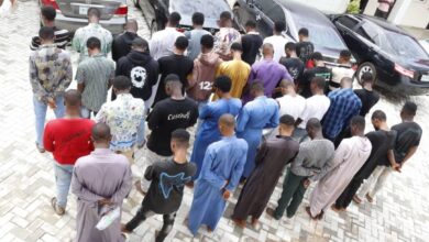 EFCC arrests ex-convict, 61 other suspected Internet fraudsters in Ilorin 2 Yahoo boys