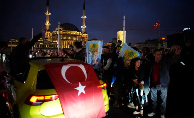 Turkey forges new economic policies but lira’s plunge continues 1 image 88