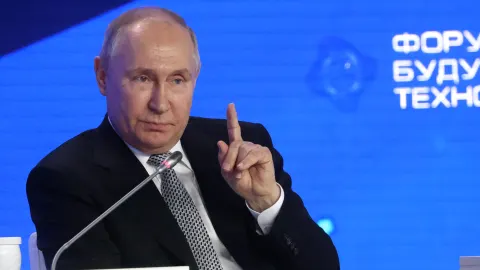 Russia making efforts to avert food crisis, Putin tells African nations 1 230716063741 vladimir putin 0713 restricted