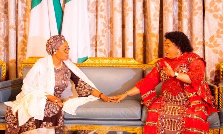 Patience Jonathan visits First Lady, assures her of support 3 20230816 165353