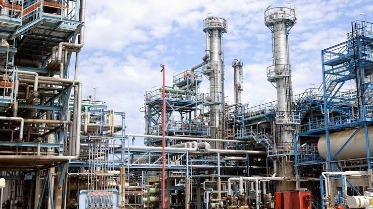 What is government doing about fixing refineries? By Temitope Ajayi 1 images 33