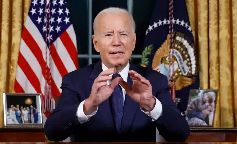 Biden says US ‘holds world together’ as he condemns Putin and Hamas 1 33YQ6UC highres 1697766384