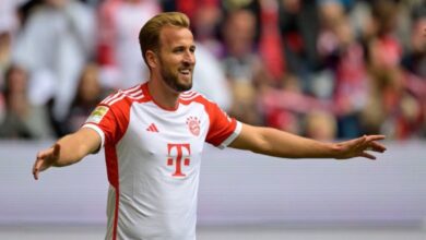 Bayern 8-0 Darmstadt: Hat-trick hero Kane scores from own half. 15 F9ih8B5WcAAy2cv