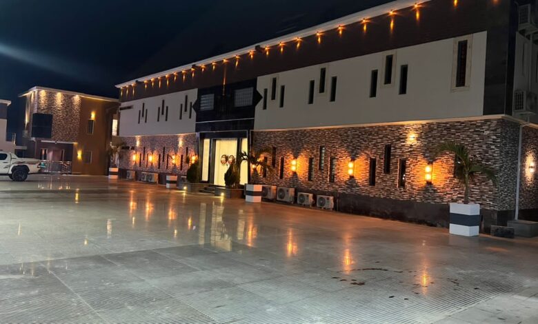 Welcome to K1 De Ultimate's N30m per member Mayegun Royal Resort! 1 homeBg3