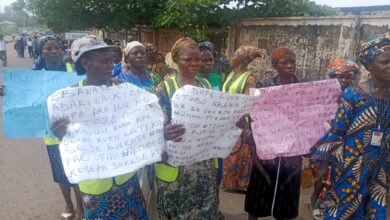 Fish sellers storm Ogun governor's office, lament 100% price hike 9 IMG 20231107 WA0198