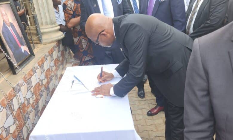 Abiodun visits home of slain Director, promises full responsibility for wife, children 1 IMG 20231130 WA0140