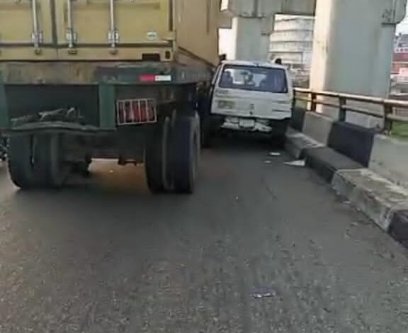 LASTMA rescues passengers as truck crushes commercial bus in Lagos Island 1 acc