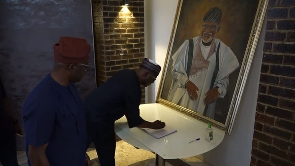 Governors AbdulRazaq, Makinde visit late Akeredolu’s family, pay tribute to his legacy 5 NGF chair Makinde visit Akeredolus wife family in Ibadan residence 1