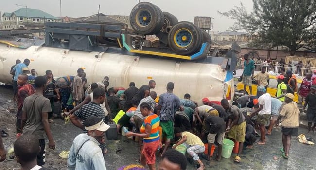 Heavy traffic as Oil tanker falls on Lagos road 1 IMG 20240224 WA0132