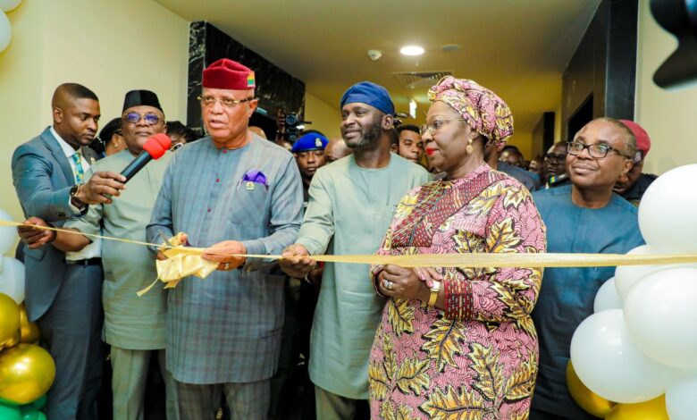 Gov. Eno commissions BOI office In Uyo 1 okokok